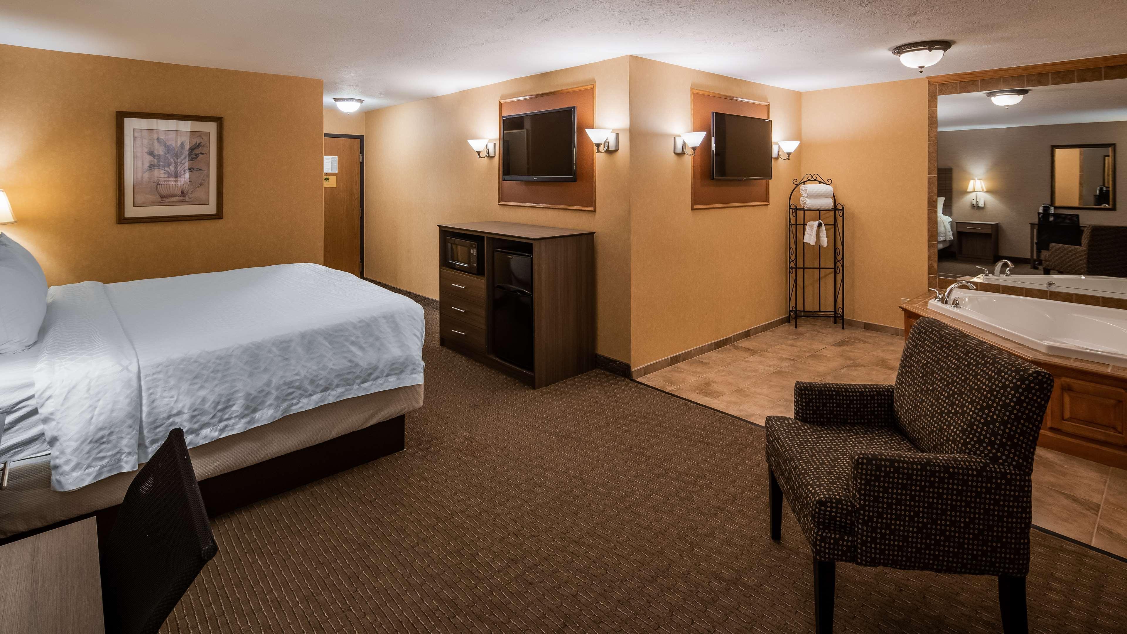 Best Western Plus North Canton Inn & Suites Exterior foto